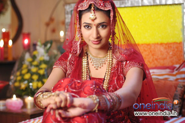 10798495_PYEJTMQME - divyanka tripathi-vidya-divya