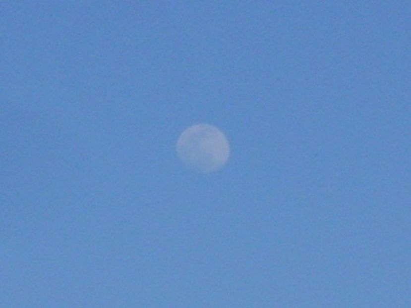 Luna in crestere in Leu - Luna - Soarele si norii - 2