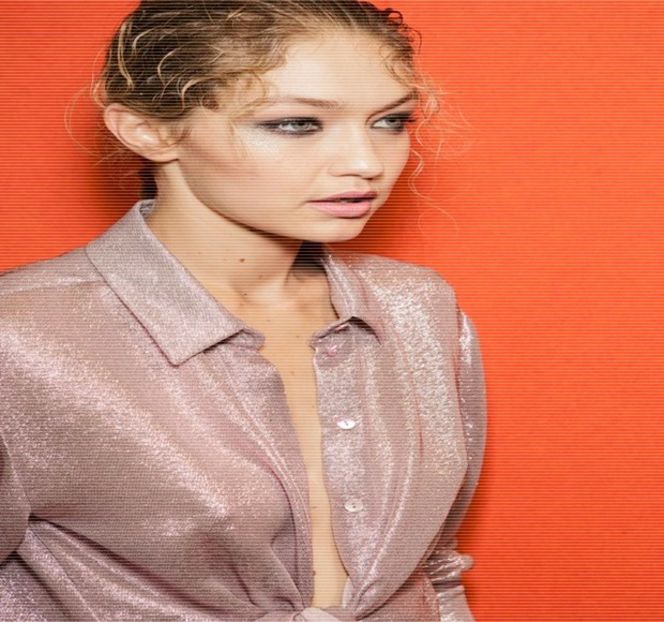 ━ Doi li se intersectează prin intermediul oglinzii din faţă, colţurile gurii i se arcuiesc într-un - 09 Distractin my thought of you