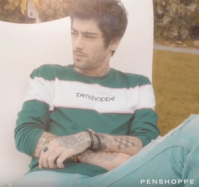 — Pătrunde în urma acesteia în interiorul incintei, urmându-i tăcut pașii până în dreptul liftului - 09 Distractin my thought of you