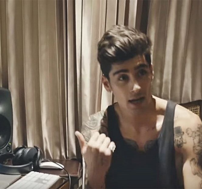 — Întoarcerea vorbelor sale produsă chiar de către aceasta îl amuză pe moment, ceea ce - 09 Distractin my thought of you