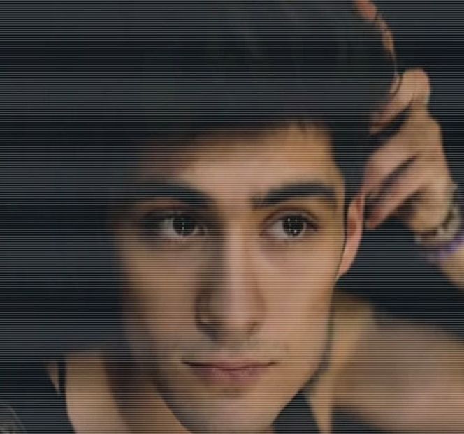 — În capul tău acum, dar știu ce e într-al meu. Și sincer să fiu, pot să recunosc că toată treaba - 09 Distractin my thought of you