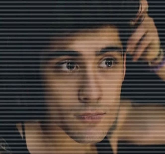 — Mod lent. În urma unei alte pauze prelungite în care între ei se petrecea doar un schimb de - 09 Distractin my thought of you