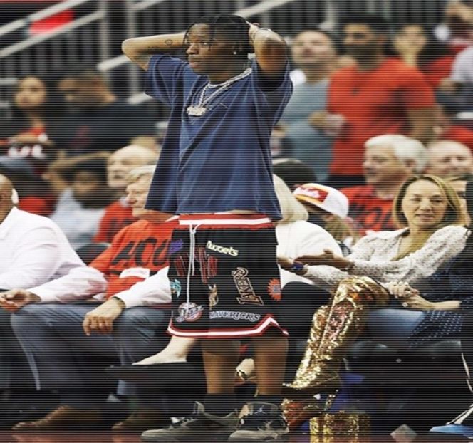 — Se scurg, fără a mai acorda atenţie ariei vizuale dinaintea sa, mai pe scurt, uşa, degetul - 09 Distractin my thought of you