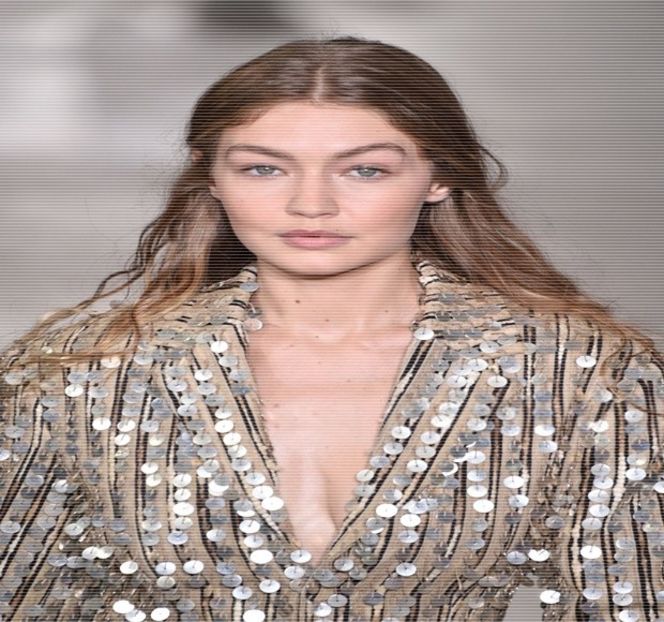 ━ Nu înainte însă de a descuia, bineînţeles. Zis şi făcut, acţiunea propriu-zisă ajunge îndeplinită, - 09 Distractin my thought of you