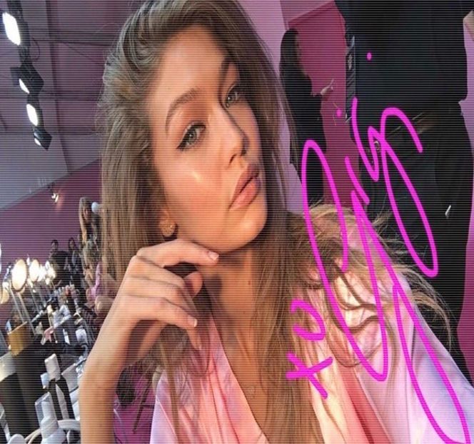 ━ Şi-ar fi dorit neapărat să o cunoască. Tocmai de aceea, de la atitudinea adoptată de către - 09 Distractin my thought of you