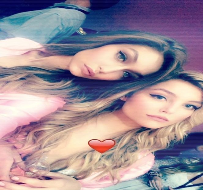 ━  „E acolo în caz că te răzgândeşti.” rosteşte cu voce tare, privirea coborându-i ulterior asupra - 09 Distractin my thought of you