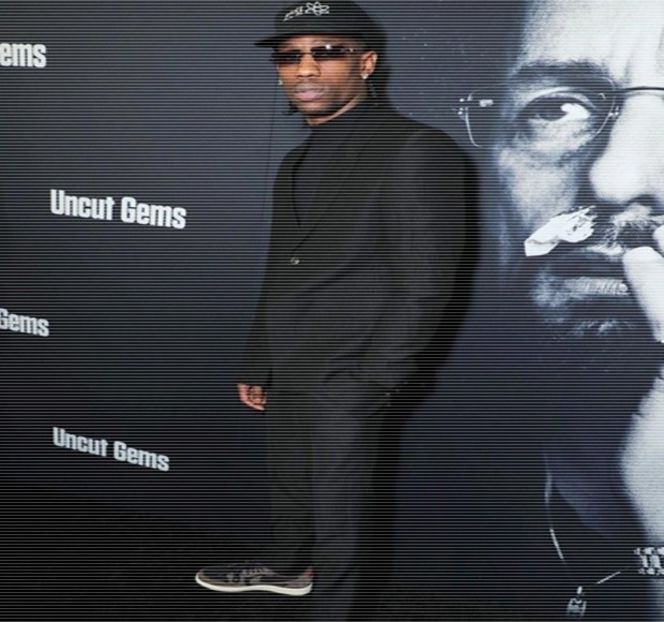 — Extrem de brusc, ideea îi rămâne în aer, într-un moment neaşteptat mintea lui având să - 09 Distractin my thought of you