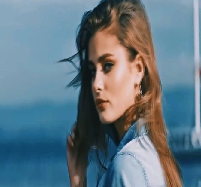 Sorry my chica, n-a fost cu intenție. :( & Ei, treaba asta cu acomodarea nu ține neapărat -cl. - Feels good to be back