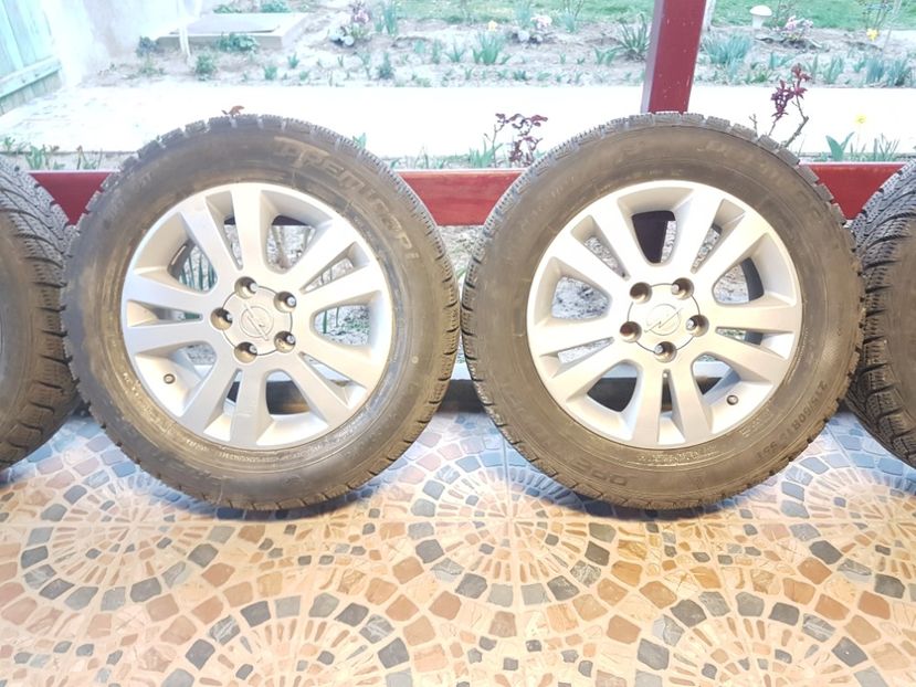  - De vinzare jante aliaj si anvelope