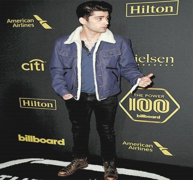 — Divertisment aproximativ 5 sau 6 minute până ce îi este distrasă apoi de vibraţia venită - 10 Something we gotta maintain