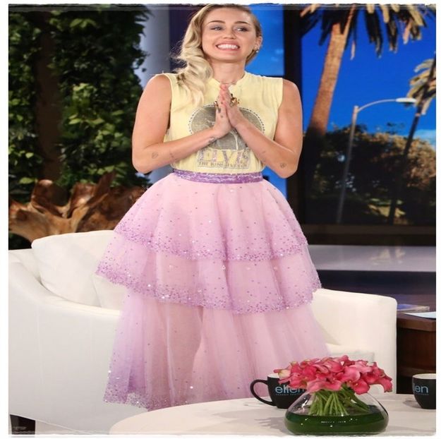 Oare dc mă doare așa tare burta? Bn poate pt că am mâncat f multe caramele da asta e partea 2 - Feels good to be back