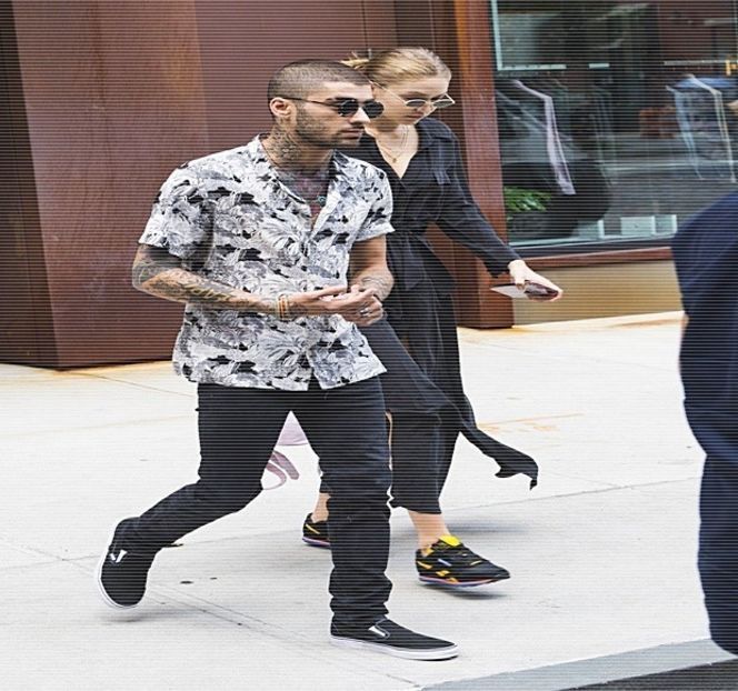 — Lor se intitulează drept unul dintre amănuntele ce ajută la furtul atenției sale, căci treptat - 10 Something we gotta maintain