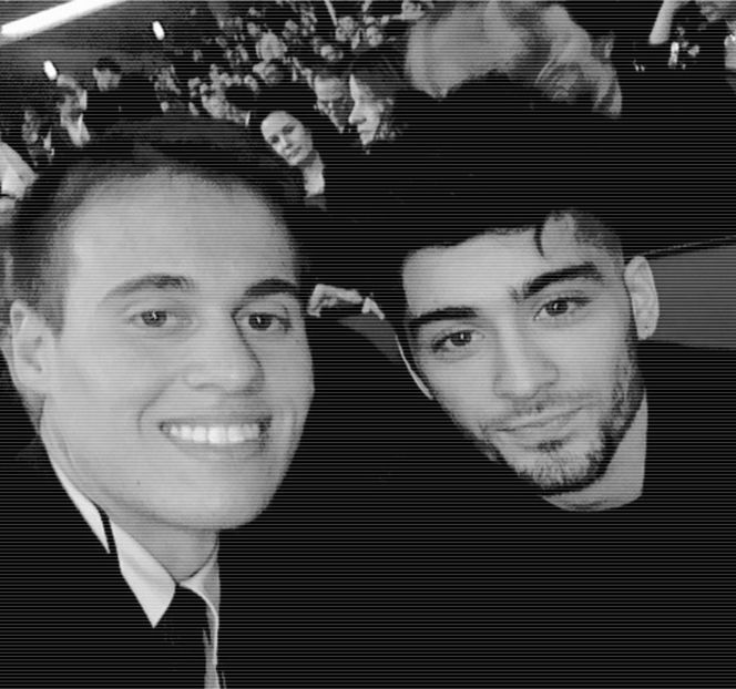 — Într-un râset cu o latură amuzată. „Haide, fii serioasă. Pentru o secundă chiar m-ai făcut - 10 Something we gotta maintain