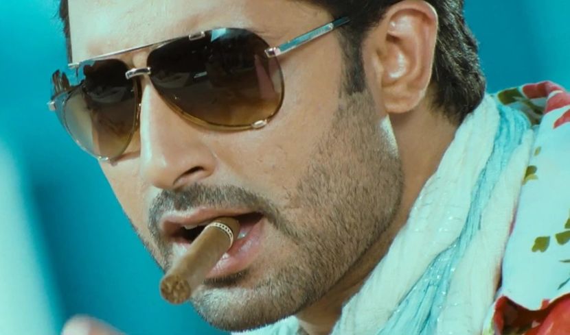 *isi aprinde un trabuc*Fa-ti treaba spalacito. *scoate telefonul si o filmeaza* - episodul 75