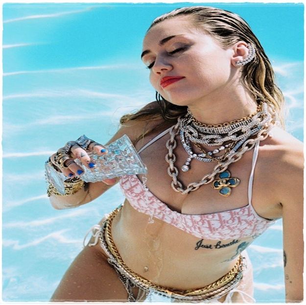 Ești urât ca drq - Cine s-ar fi gândit că o să ajungem la episodul 2