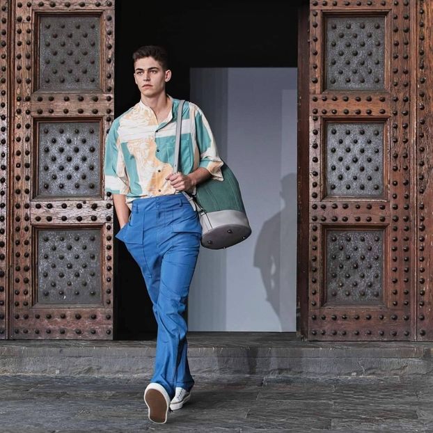 Si totusi băiatu asta e singur.... nu-mi dau seama cum. - Cine s-ar fi gândit că o să ajungem la episodul 2