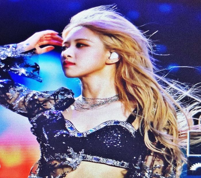 ⋗ Day 18 ⚘ Park Rose ⚘ ☾ 20.03.2020 - 01 Je suis ma plus belle arme