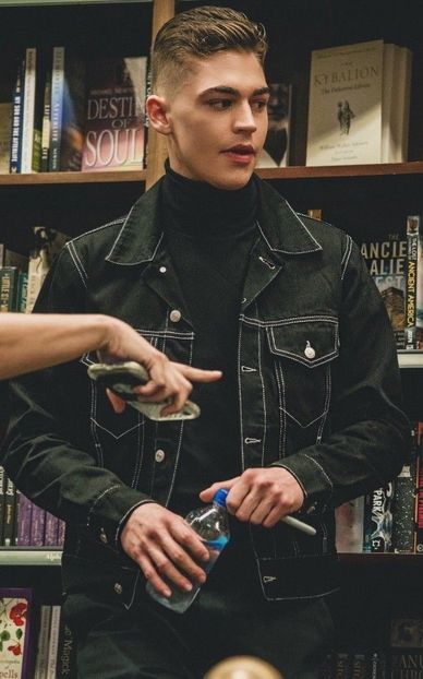 Păi chiar ești diabolică...  Și eu am o stare ff ciudată ........ - Cine s-ar fi gândit că o să ajungem la episodul 2