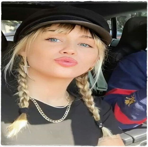 Hai nu te umfla în pene.. Ce melodie ?? # H - Heeei! :3 Cred că toți vrem :(. # Jo, - - Cine s-ar fi gândit că o să ajungem la episodul 2