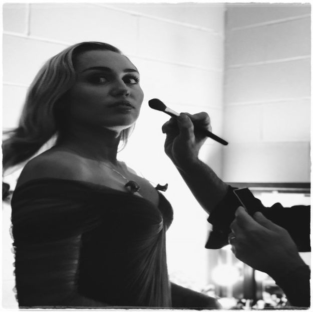 Bineînțeles. :) =)) Chiar trebuia să o mai văd încă o dată pt. că o singură dată nu mi-a - - Cine s-ar fi gândit că o să ajungem la episodul 2