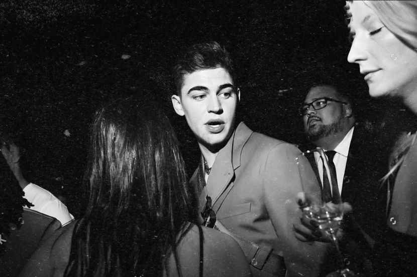 Ți-am găsit punctul sensibil și profit de el... Uite, am făcut rândul ăsta numai cu imagini cl. - Cine s-ar fi gândit că o să ajungem la episodul 2