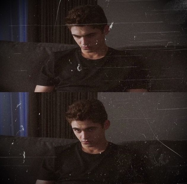 Și mă miră faptul că îmi amintesc versurile? Chiar și la cele în engleză chiar dacă pe vremea aia cl - Cine s-ar fi gândit că o să ajungem la episodul 2