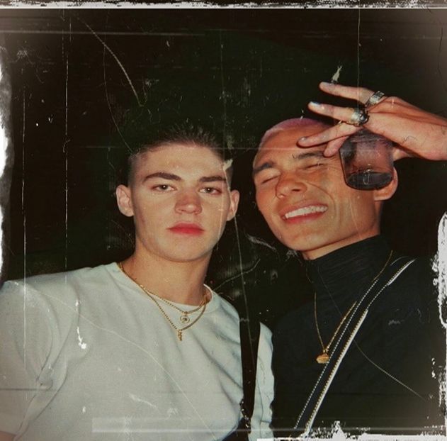 Hai, scumpo, spune-mi, nu mai face pe nebuna. # se apropie de ea... - Cine s-ar fi gândit că o să ajungem la episodul 2