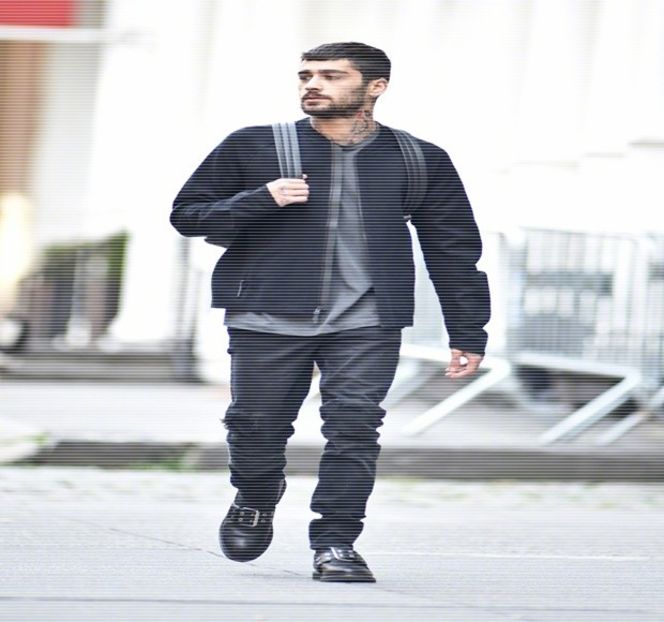 — Adresează acesteia, privind-o preţ de câteva clipe până ce, mai mult decât sigur primeşte - 10 Something we gotta maintain