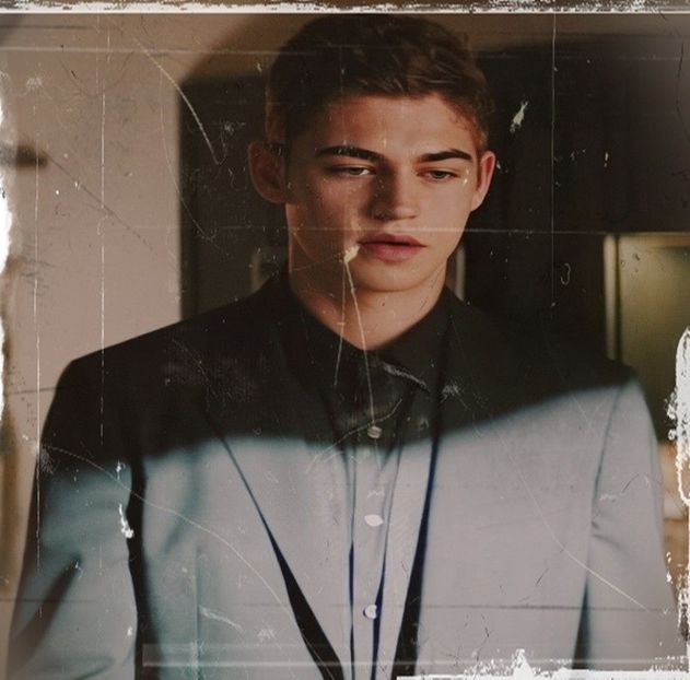 *rânjește când îi întâlnește reacția* Și fapta de a-ți cumpăra ceva... nu se pune? Sau la ce cl. - Cine s-ar fi gândit că o să ajungem la episodul 2