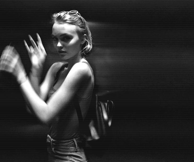 # bufnește-n râs când aude așa cv. Tu chiar crezi asta, poor guy.. De ce aș fi ales -cl. - Cine s-ar fi gândit că o să ajungem la episodul 2