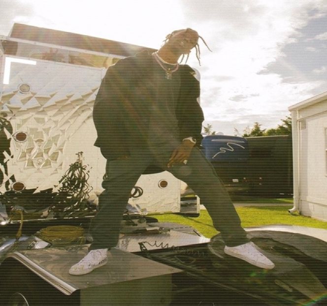 — Uşor peste ceafă. Prin gestul anterior abandonează astfel munca de lămurire pe care o - 10 Something we gotta maintain