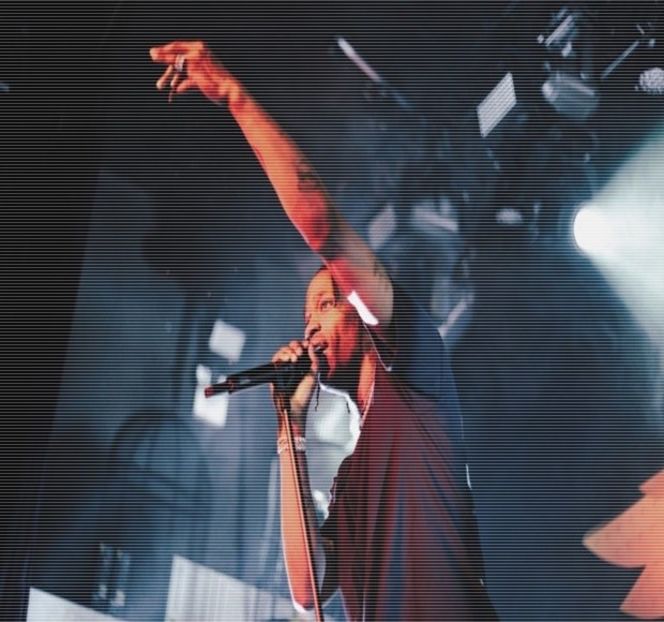 — Un zâmbet lejer i se instalează pe chip în secunda în care constată că cei doi aveau să - 10 Something we gotta maintain