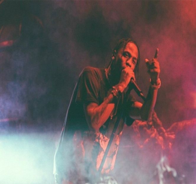 —  Destul de rapid, răspunsurile celor din jur ajung să umple încăperea, inclusiv al său, - 10 Something we gotta maintain