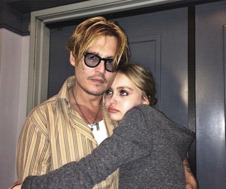 Așa sunt eu bipolară, -Hero. Atunci mergi la Untold că vin The Pussycat Dolls ;). - Cine s-ar fi gândit că o să ajungem la episodul 2