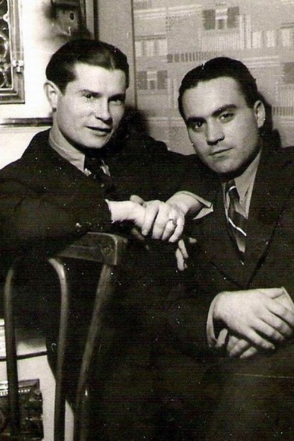 1937.11.14 CERNAUTI,  TATA CU PRIETENUL SAU J.GHEORGHIU - 1-2 T