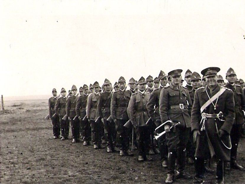 1939~ BAZARGIC, LT VASILE RADU CU PLUTONUL SAU - 1-2 T