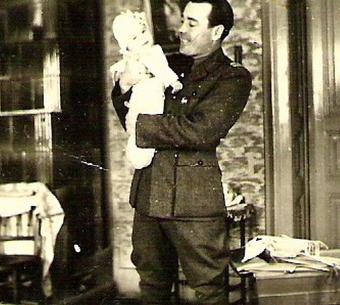 1942.01.02 BUC., VASILICA, AVANSAT CAPITAN, IN PERMISIE DE PE FRONT, CU MIRELA - 1-2 T