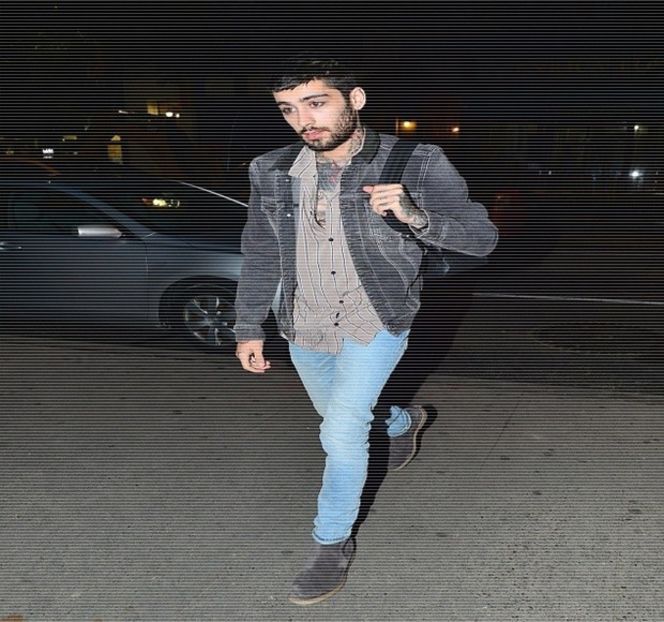 — Depărtează atât spatele de speteaza canapelei cât şi braţul de pe lungimea acesteia, - 10 Something we gotta maintain