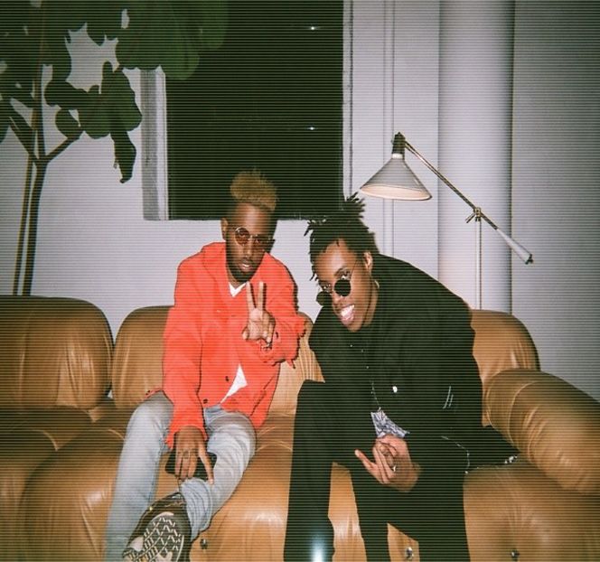 — Mironosiţă? Eşti la o petrecere, prinţeso, detaşează-te.” odată ce adresarea propriu-zisă - 10 Something we gotta maintain