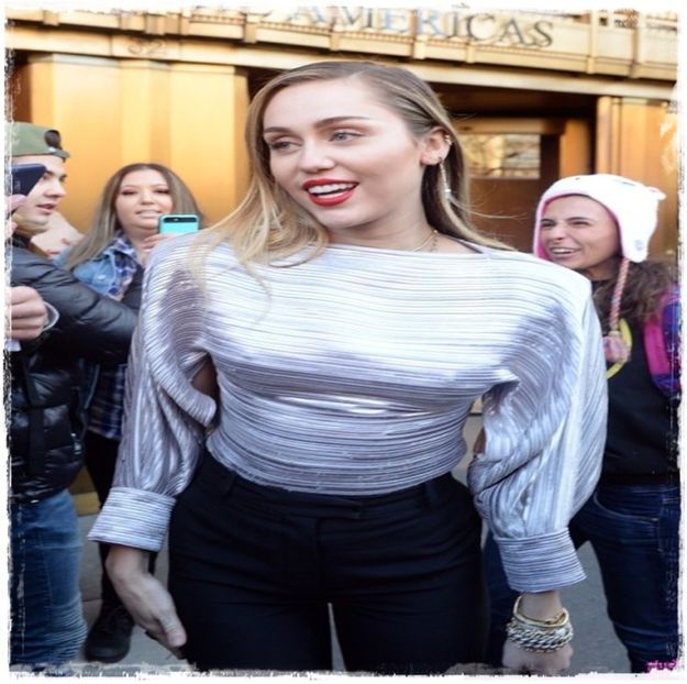 Ziua mea pică la o zi după ce termin sesiunea. :)))) Pica, adică.. Că acum sigur ba o să fiu - - Cine s-ar fi gândit că o să ajungem la episodul 2