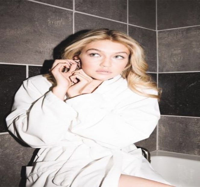 — Deja, acesta fiind şi motivul pentru care îi cuprinde braţul iubitului său, în timp ce cealaltă - 10 Something we gotta maintain