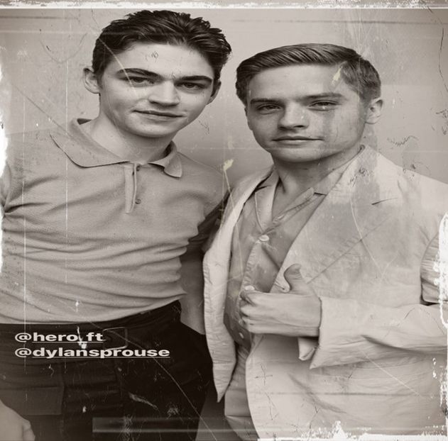 Uite spun ceva interesant: ascult Backstreet Boys. ;). Poate vă face și pe voi să asc! - Cine s-ar fi gândit că o să ajungem la episodul 2