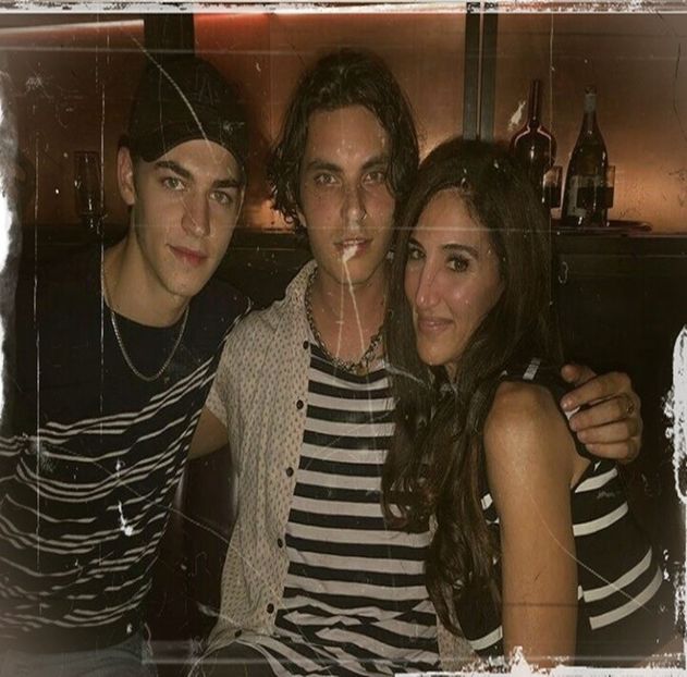 Oare vom mai prinde astfel de evenimente..?! :)))) - Cine s-ar fi gândit că o să ajungem la episodul 2