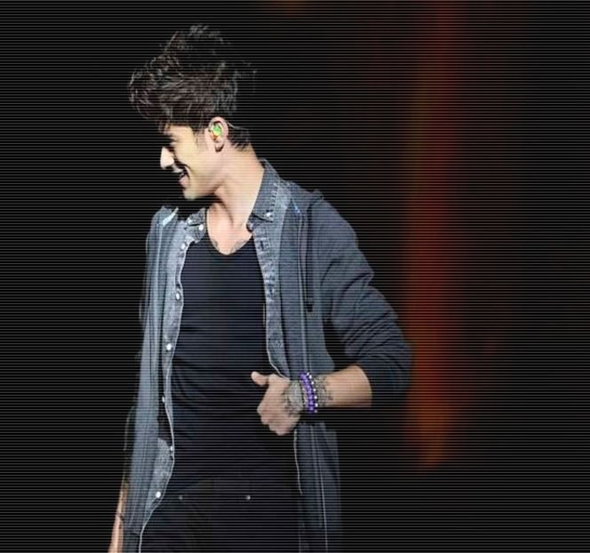 — Pătrunde în urma acesteia în interiorul apartamentului, înaintând apoi prin câţiva paşi, - 10 Something we gotta maintain