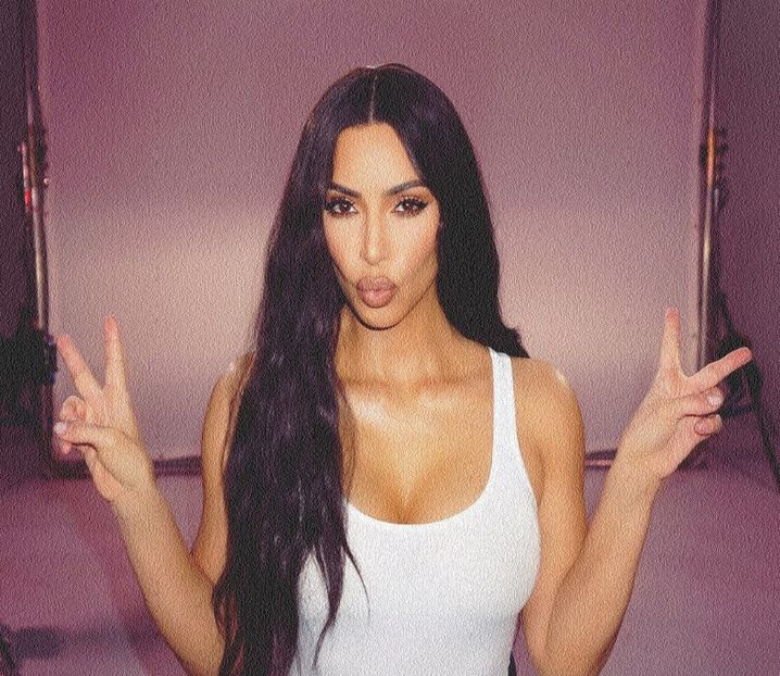 .¸¸.•✿ (Cinq) K̤i̤m̤ ̤K̤a̤r̤d̤a̤s̤h̤ ༺♥༻ Cupcake. - Something blacker than desire