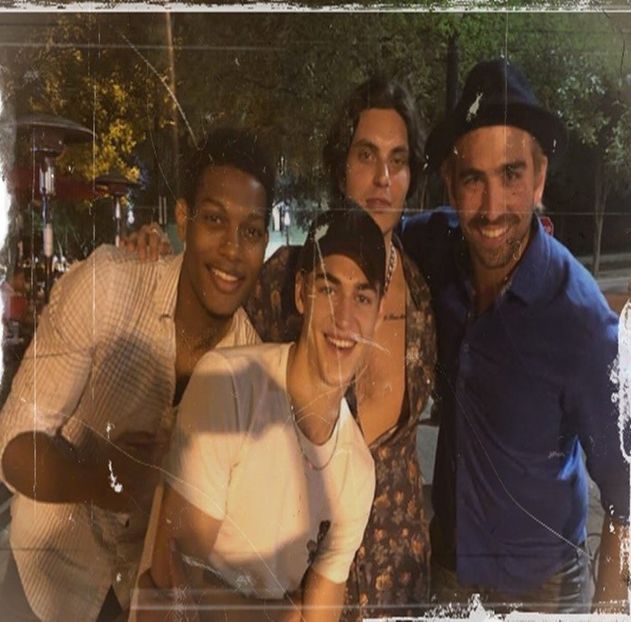 Da, dragă. Am vzt, dar le iau și eu treptat.. pe 6 noiembrie ;). DC??? - Cine s-ar fi gândit că o să ajungem la episodul 2