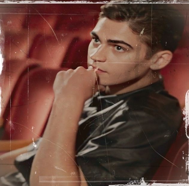 Și pe mine, ff tare..... Mda, pe unele persoane chiar nu le pot vedea într-o anumită zodie cl. - Cine s-ar fi gândit că o să ajungem la episodul 2