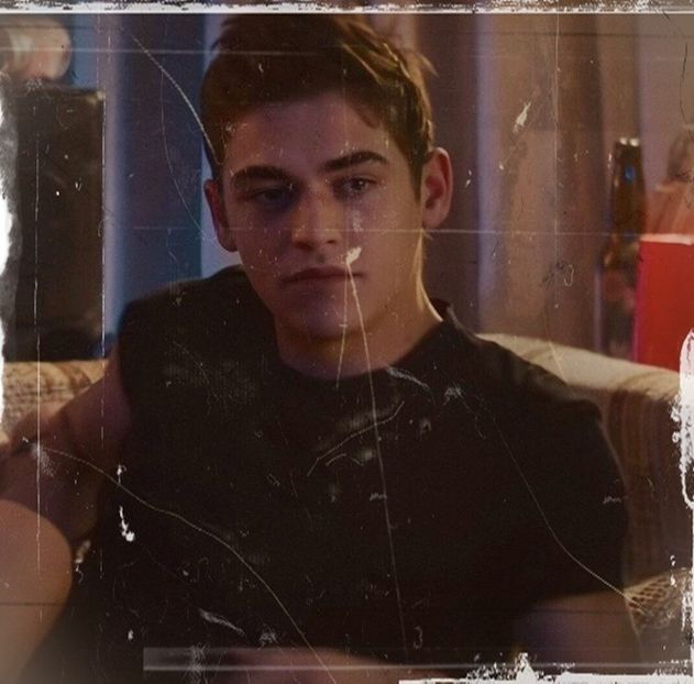 # privește pe fereastră - Cine s-ar fi gândit că o să ajungem la episodul 2