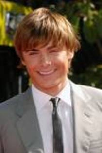 vgn - poze zac efron